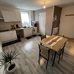 Au Premier Etage Διαμέρισμα *